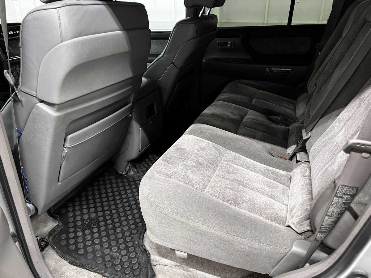 Купить Toyota Land Cruiser с пробегом. Фото: #11