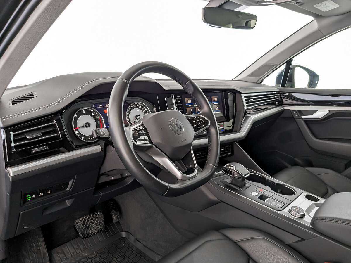 Купить Volkswagen Touareg с пробегом. Фото: #15