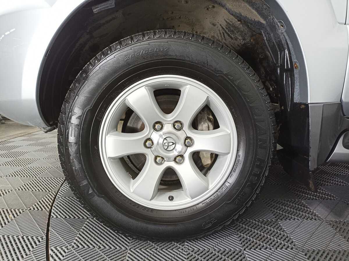 Купить Toyota Land Cruiser Prado с пробегом. Фото: #17