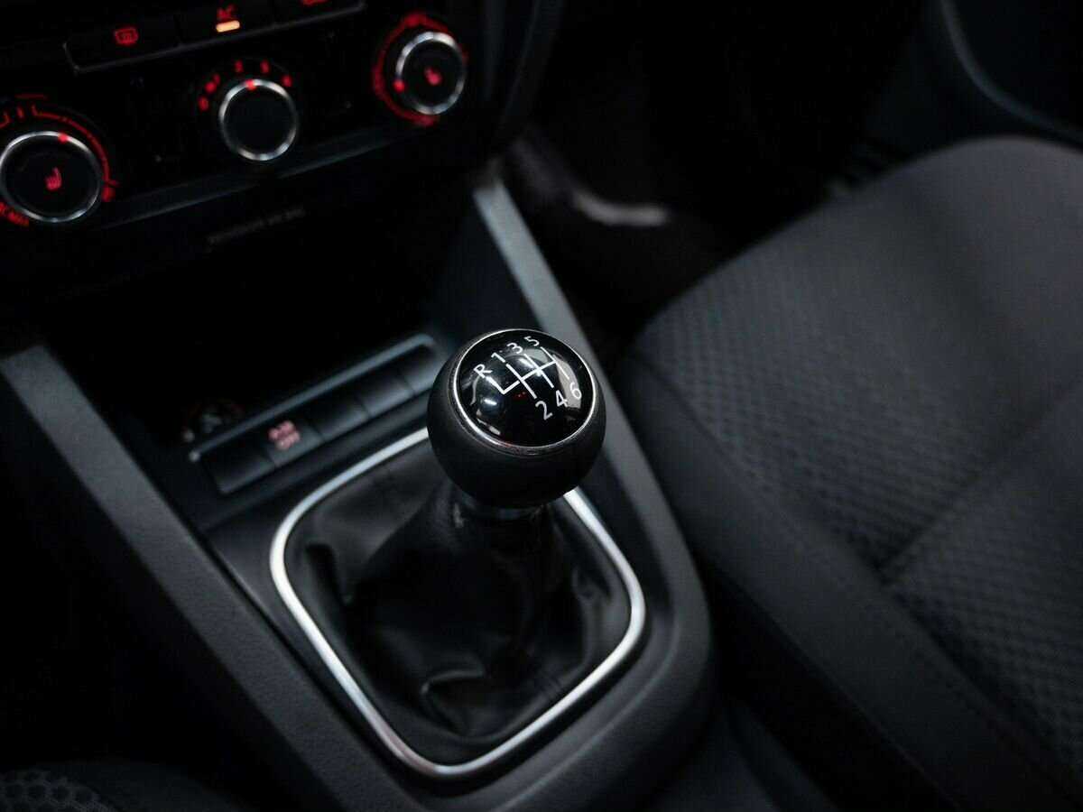 Купить Volkswagen Jetta с пробегом. Фото: #16