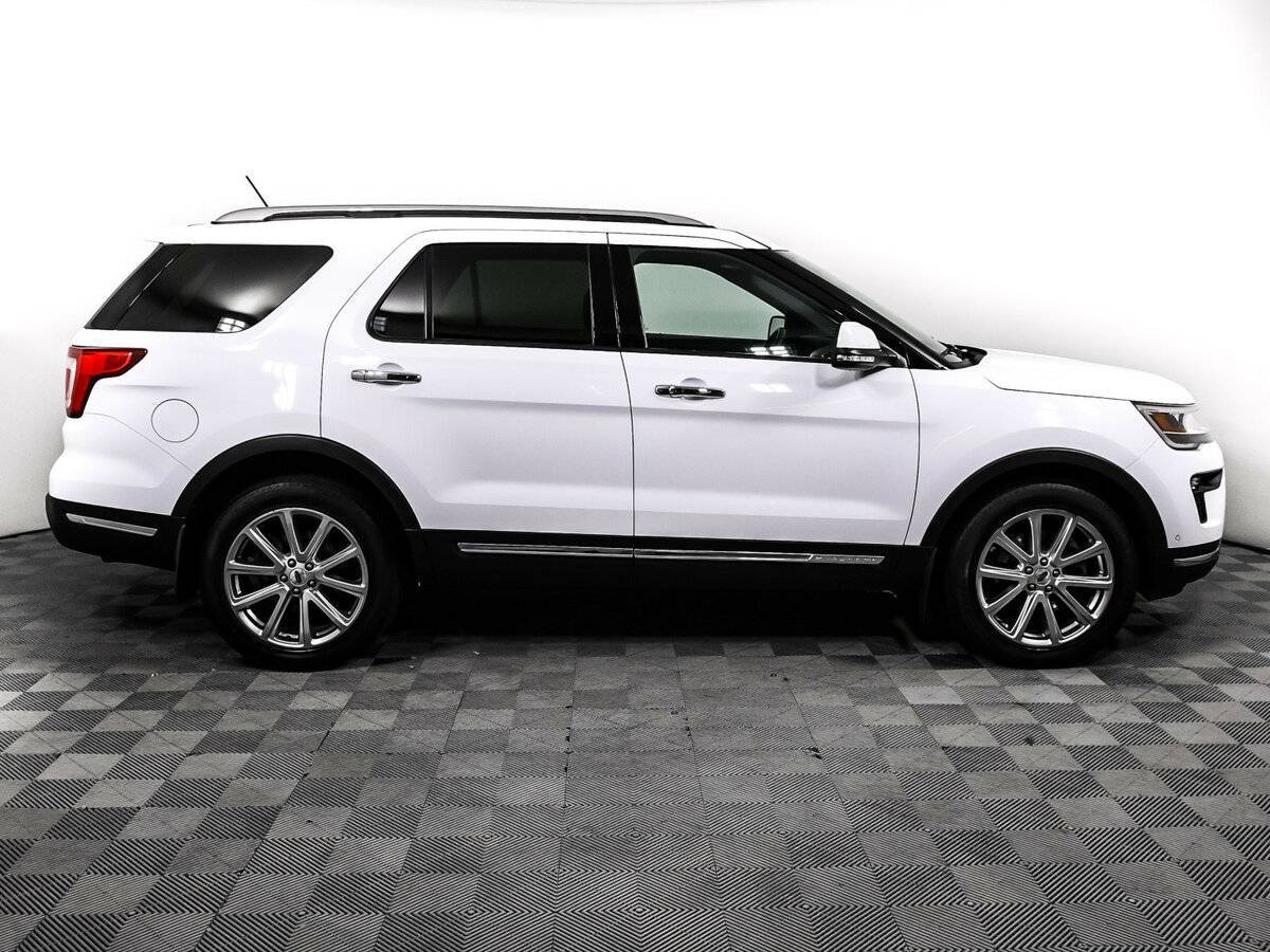 Купить Ford Explorer с пробегом. Фото: #3
