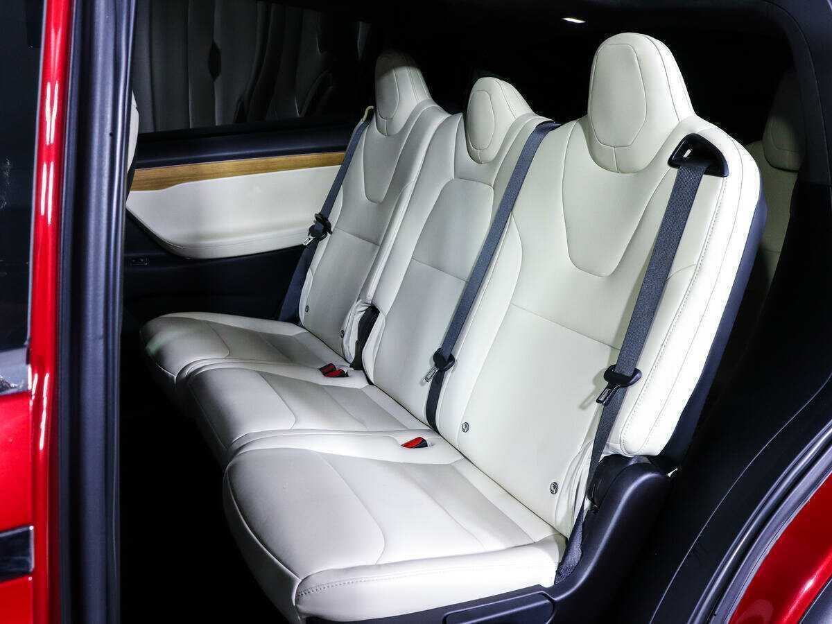 Купить Tesla Model X с пробегом. Фото: #10