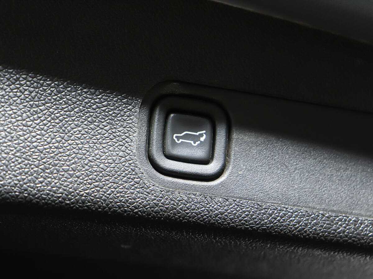 Купить Chevrolet Tahoe с пробегом. Фото: #18