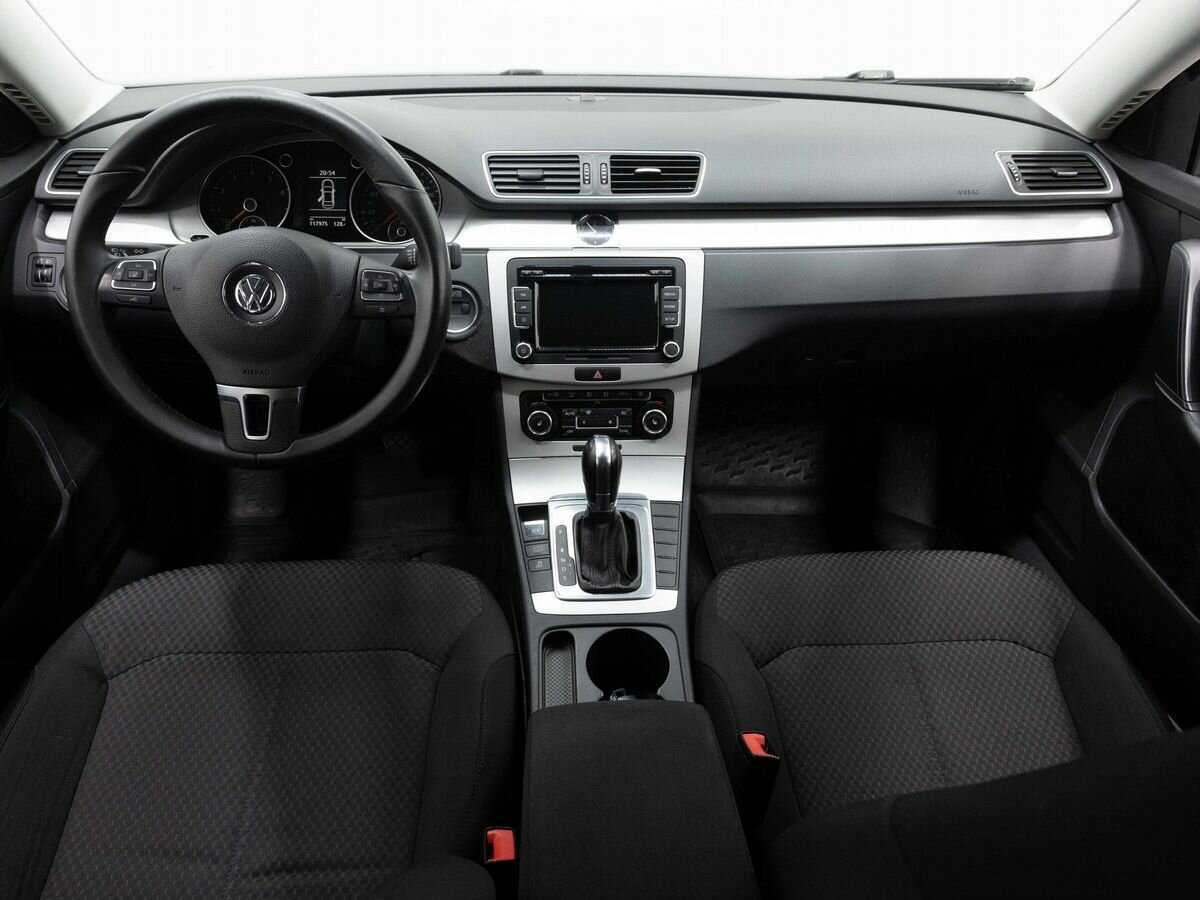 Купить Volkswagen Passat с пробегом. Фото: #14