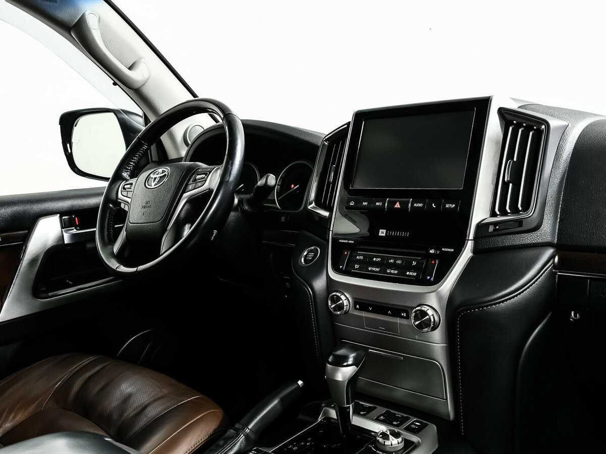 Купить Toyota Land Cruiser с пробегом. Фото: #8