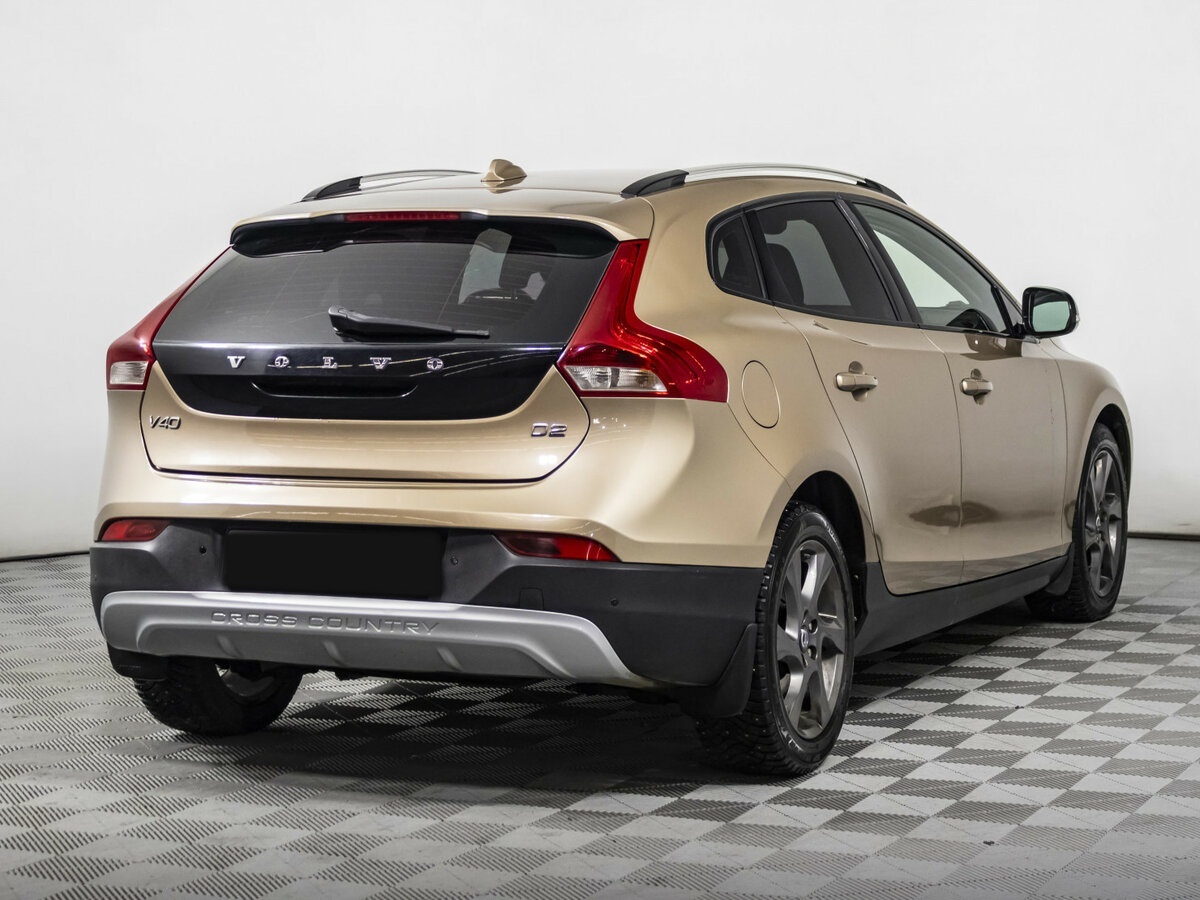 Купить Volvo V40 Cross Country с пробегом. Фото: #3