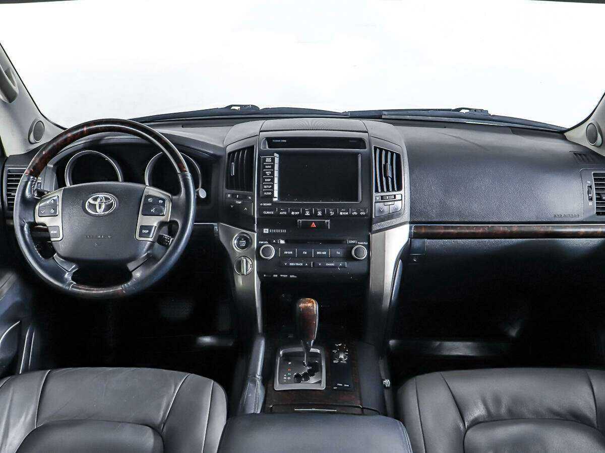 Купить Toyota Land Cruiser с пробегом. Фото: #11
