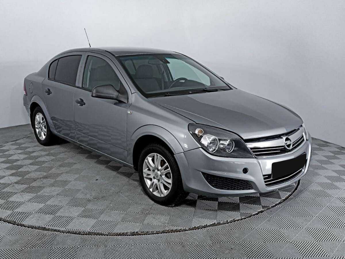 Купить Opel Astra с пробегом. Фото: #2