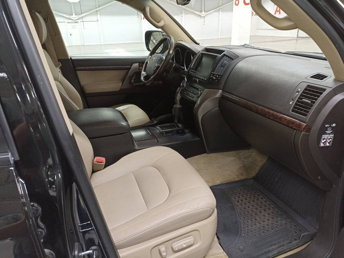 Купить Toyota Land Cruiser с пробегом. Фото: #10