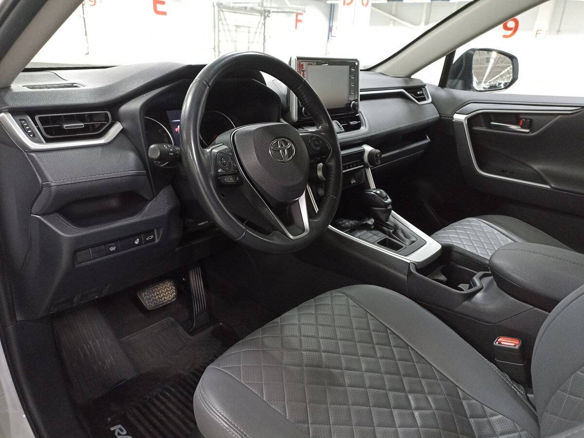 Купить Toyota RAV4 с пробегом. Фото: #15