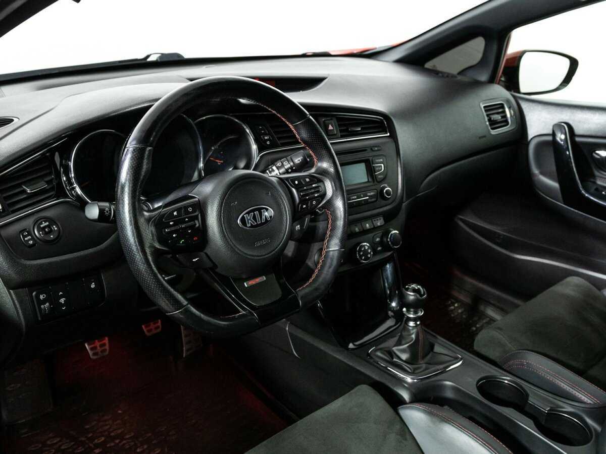Купить Kia Ceed GT с пробегом. Фото: #10
