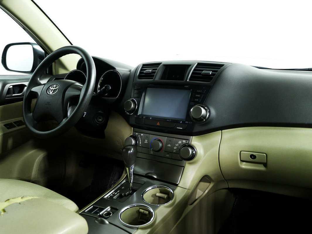 Купить Toyota Highlander с пробегом. Фото: #8