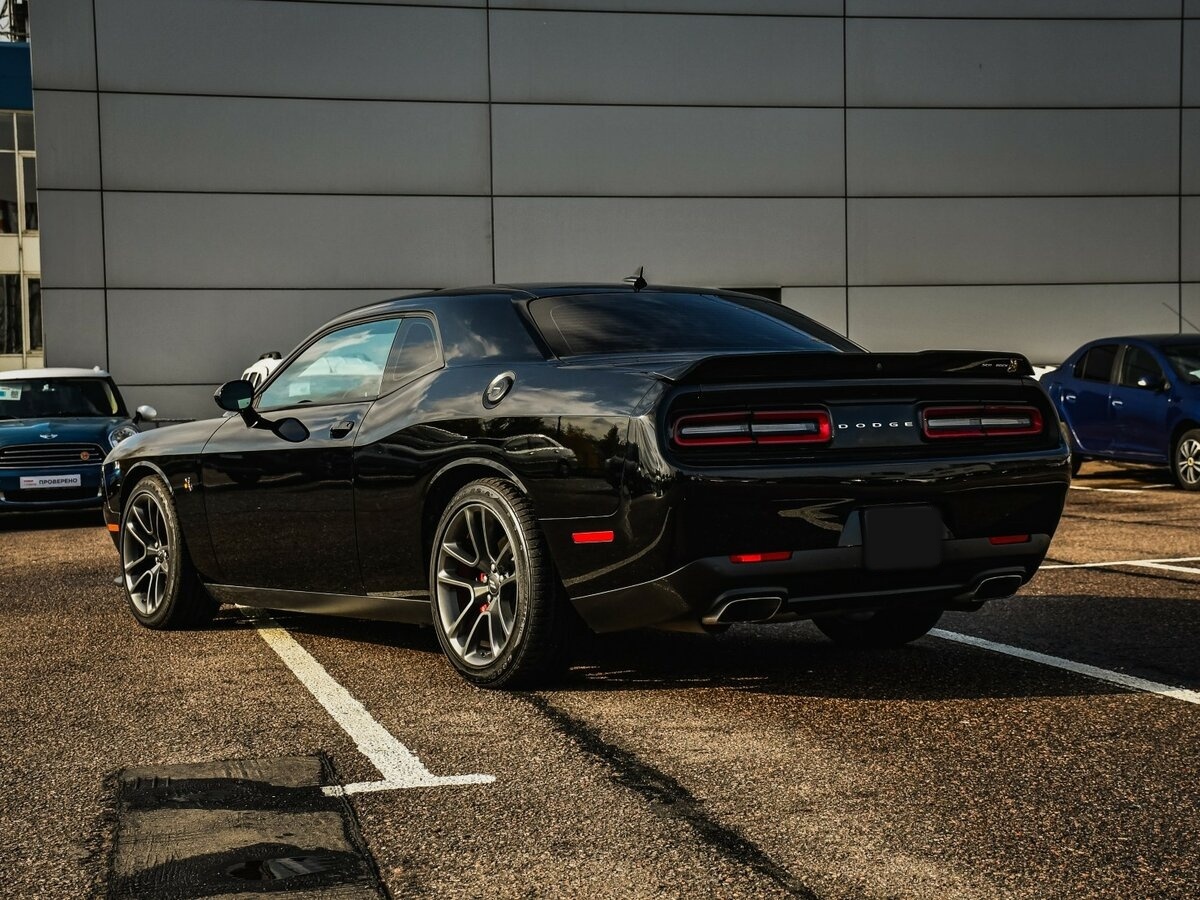 Купить Dodge Challenger с пробегом. Фото: #6