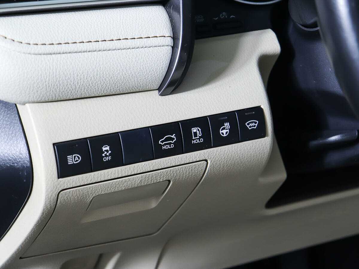 Купить Toyota Camry с пробегом. Фото: #19