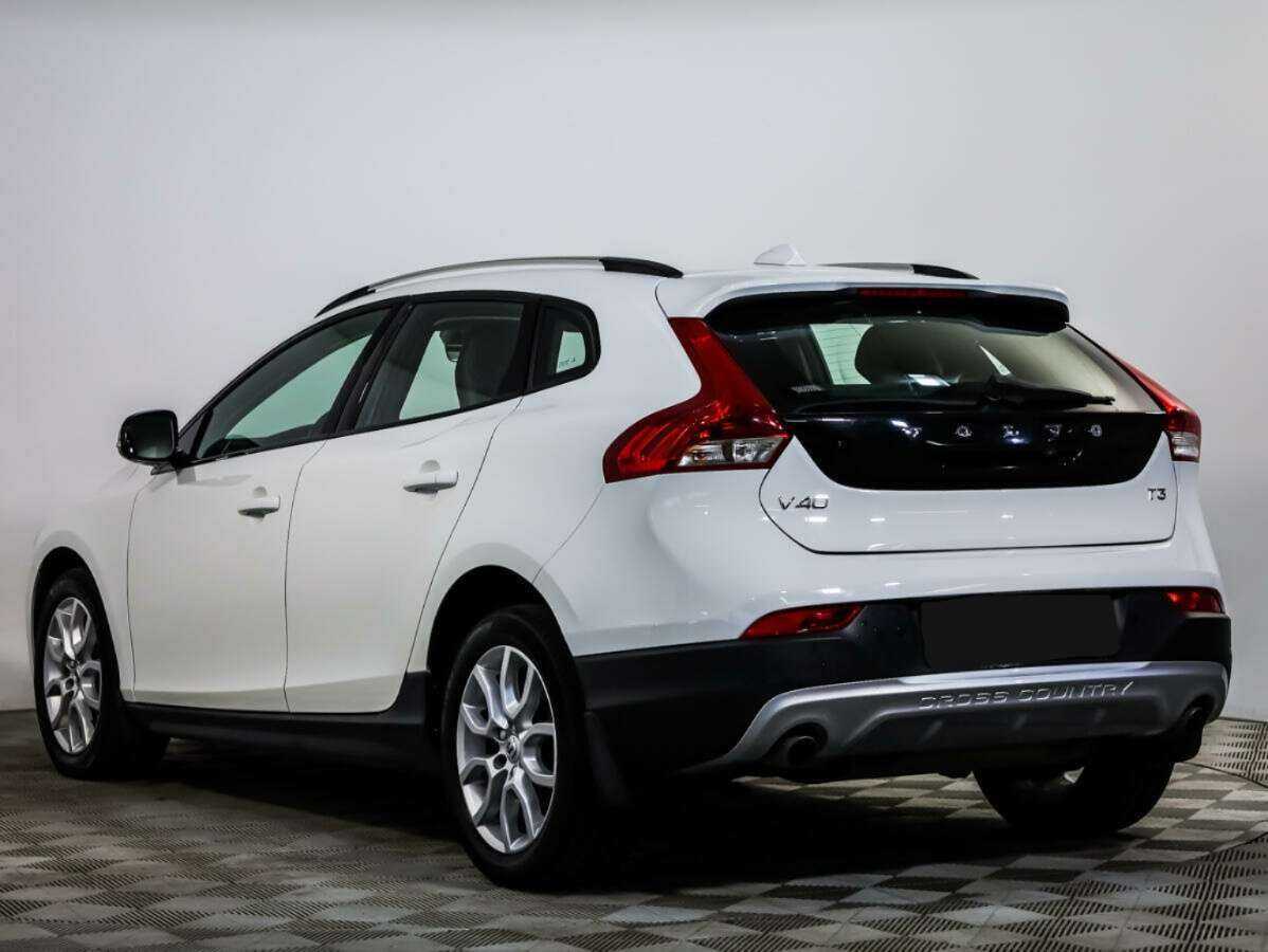 Купить Volvo V40 Cross Country с пробегом. Фото: #4