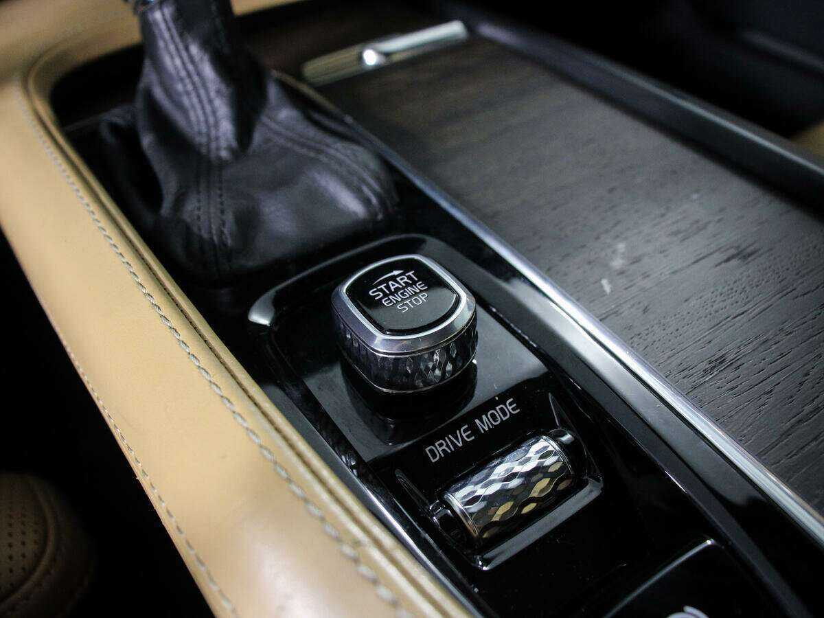Купить Volvo S90 с пробегом. Фото: #20
