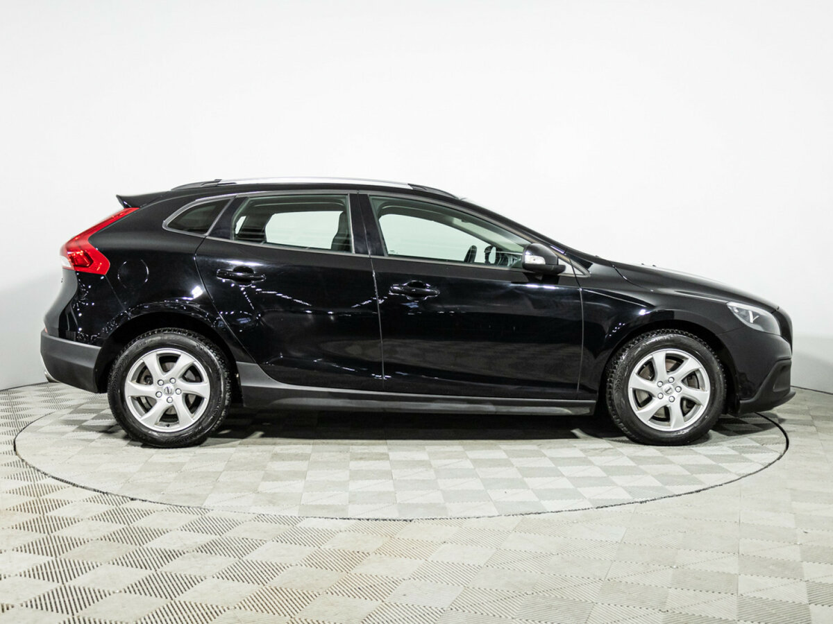 Купить Volvo V40 Cross Country с пробегом. Фото: #3