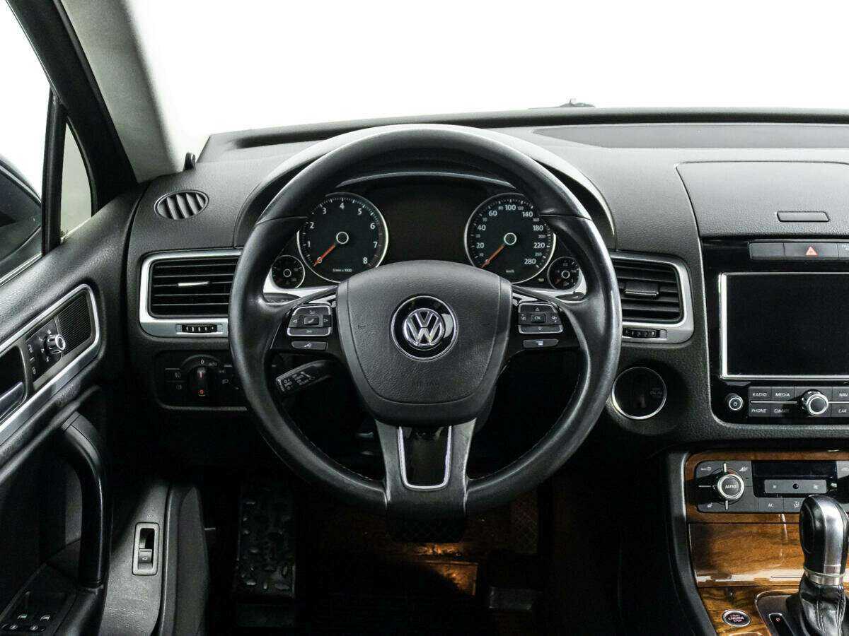 Купить Volkswagen Touareg с пробегом. Фото: #17
