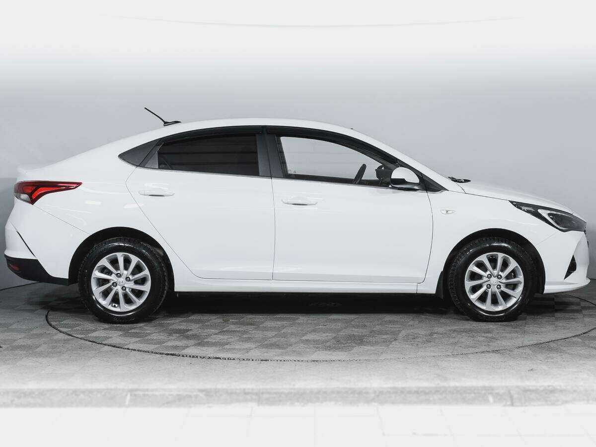 Купить Hyundai Solaris с пробегом. Фото: #3