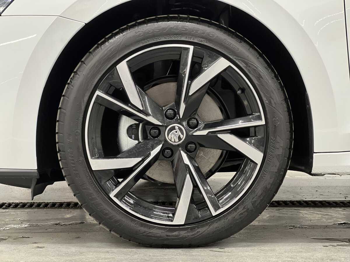 Купить Skoda Octavia с пробегом. Фото: #17