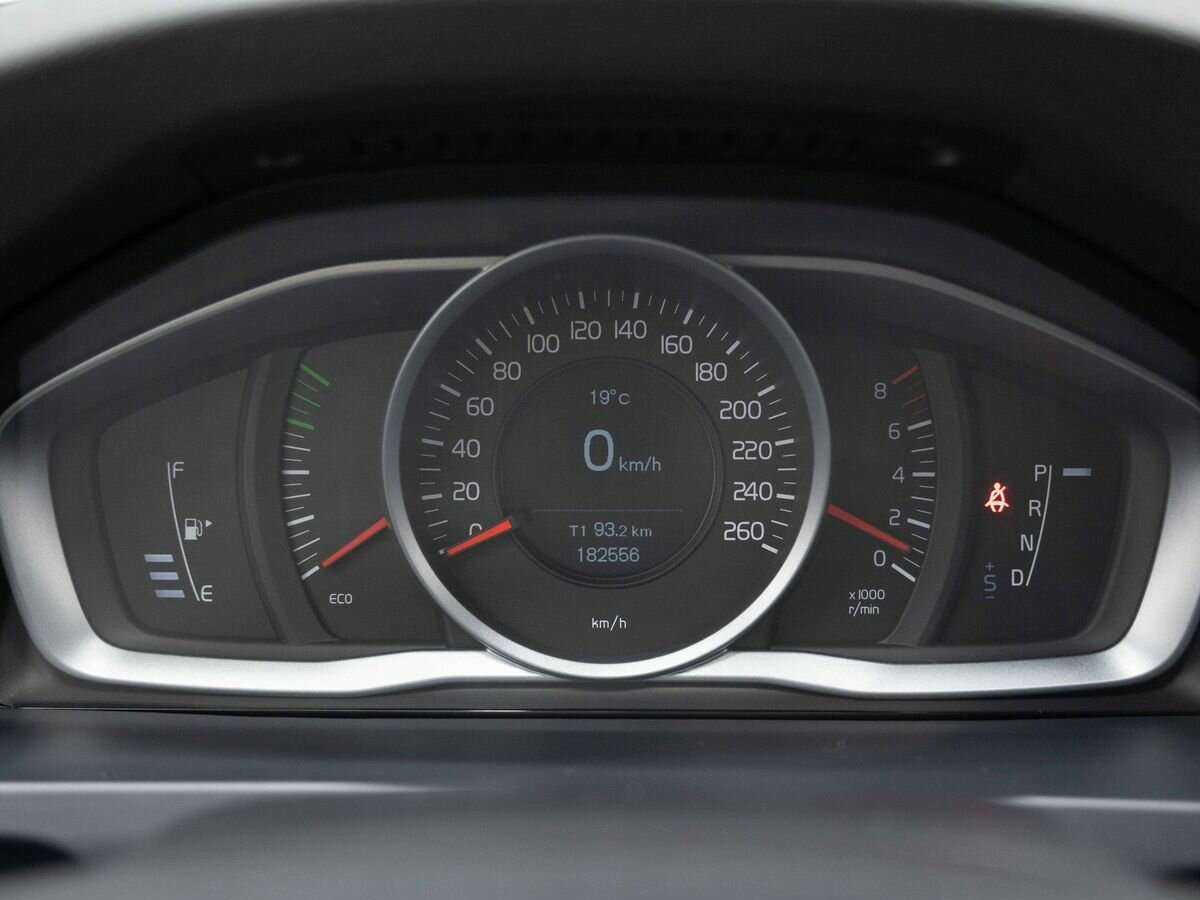 Купить Volvo S60 с пробегом. Фото: #24
