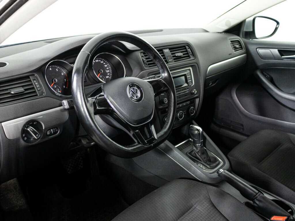 Купить Volkswagen Jetta с пробегом. Фото: #10