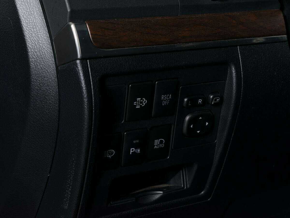 Купить Toyota Land Cruiser с пробегом. Фото: #18