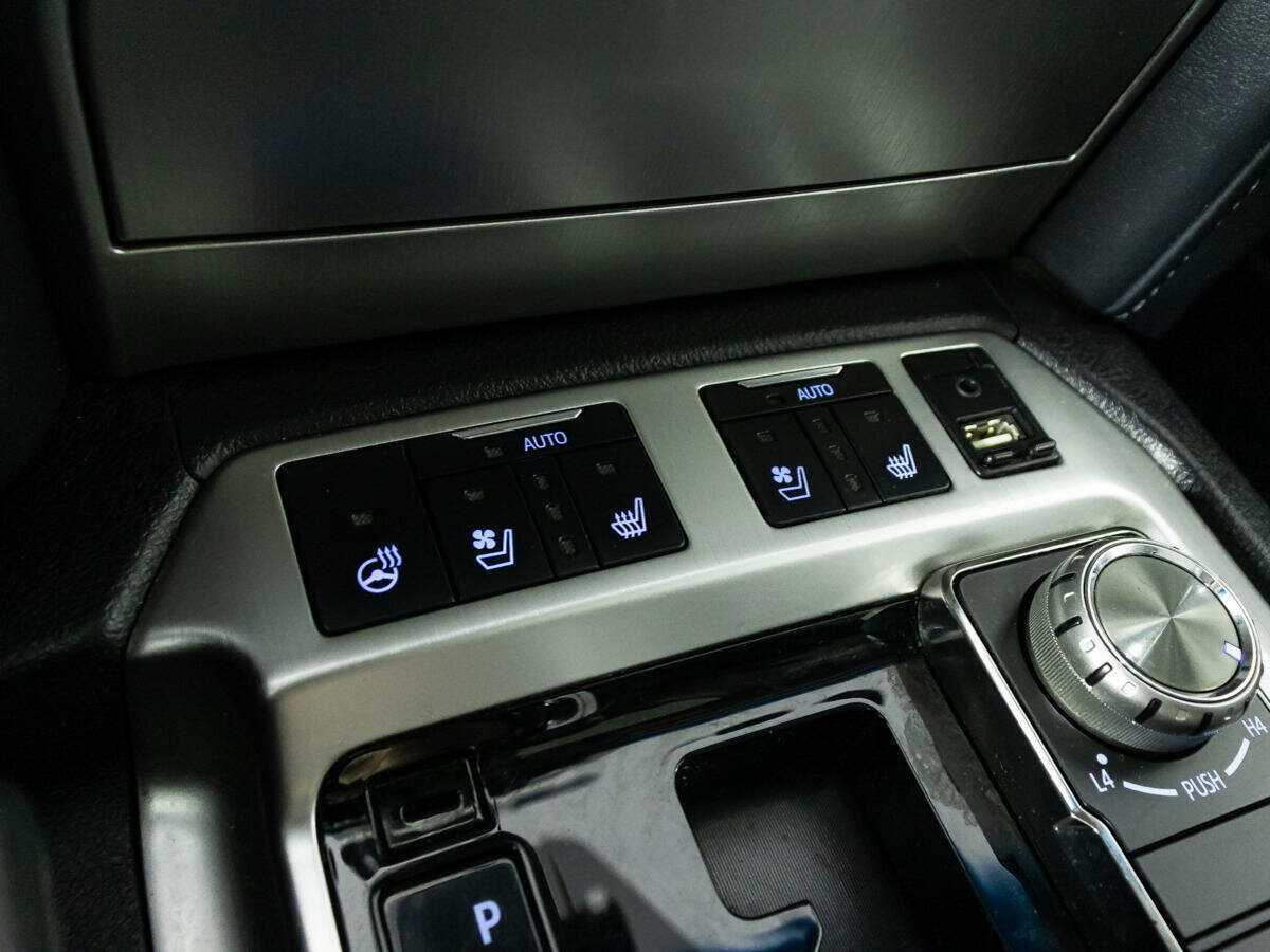 Купить Toyota Land Cruiser с пробегом. Фото: #21