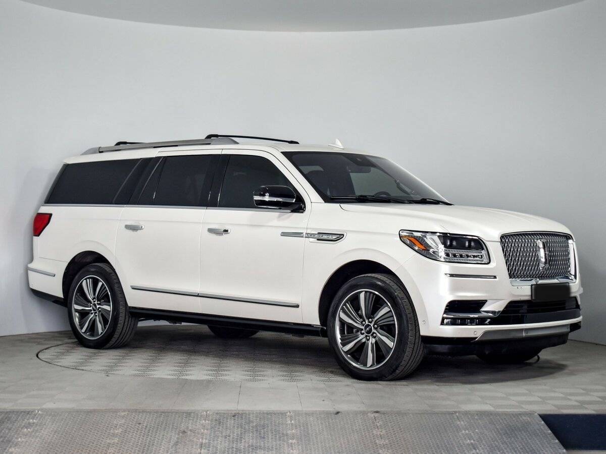 Купить Lincoln Navigator с пробегом. Фото: #1