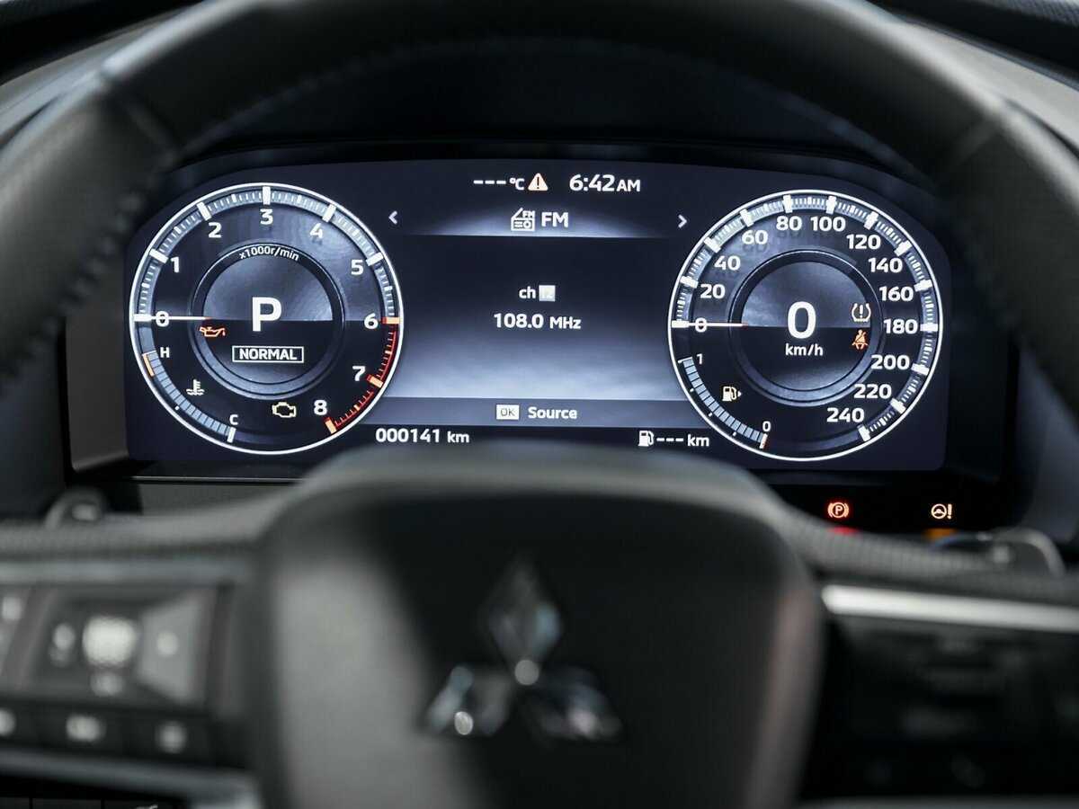 Купить Mitsubishi Outlander с пробегом. Фото: #17