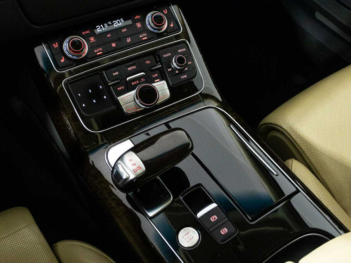 Купить Audi A8 с пробегом. Фото: #17