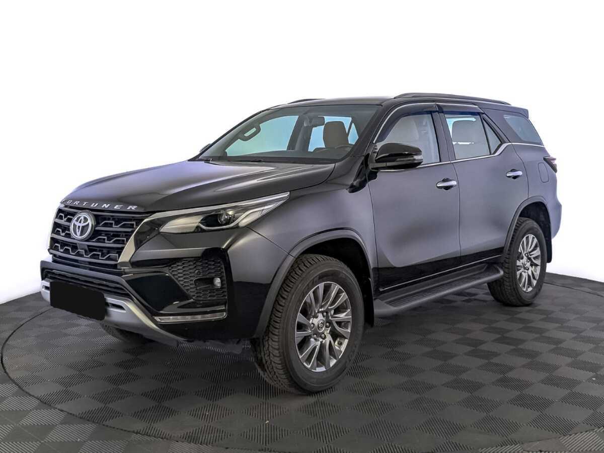 Купить Toyota Fortuner с пробегом. Посмотреть фото