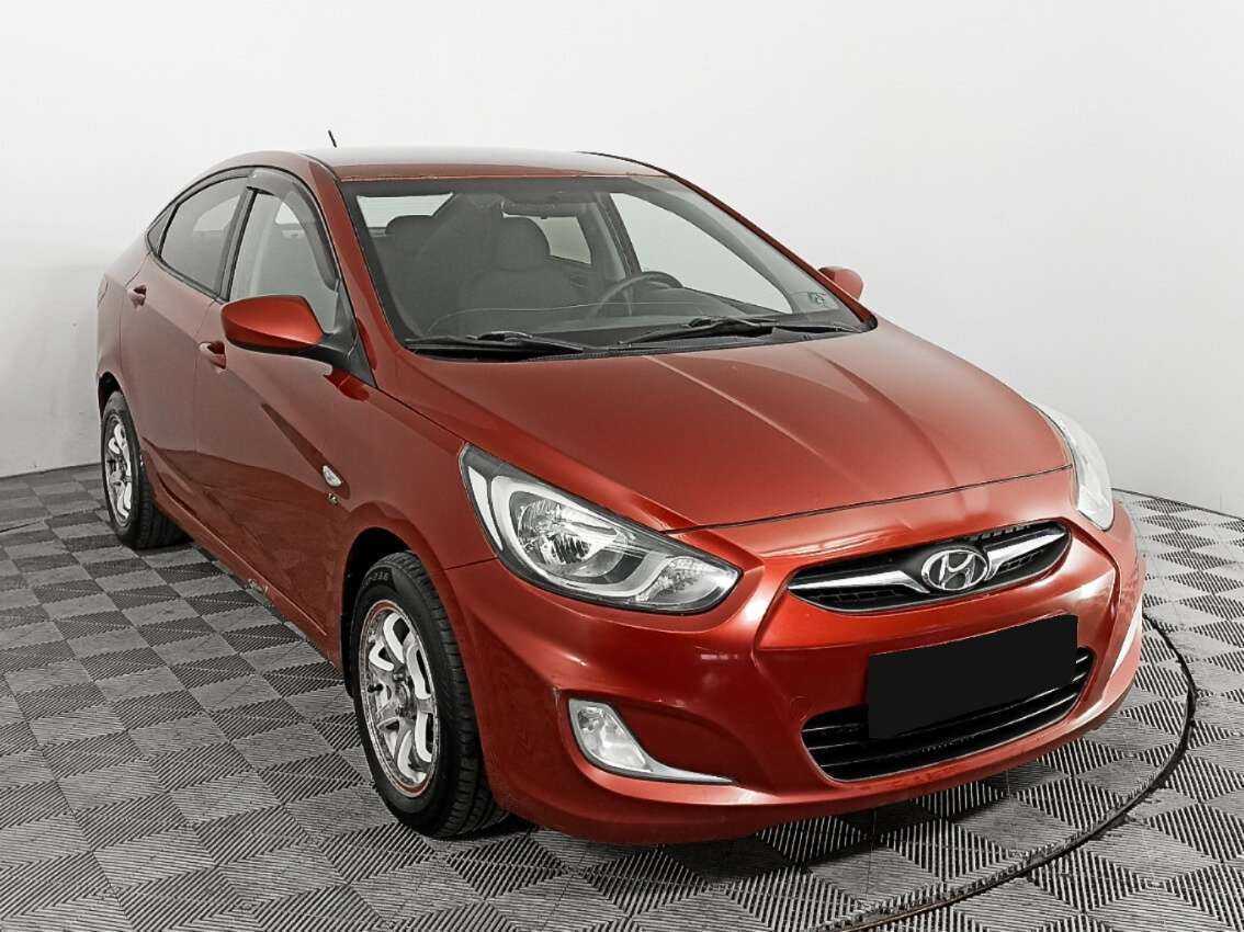 Купить Hyundai Solaris с пробегом. Фото: #2