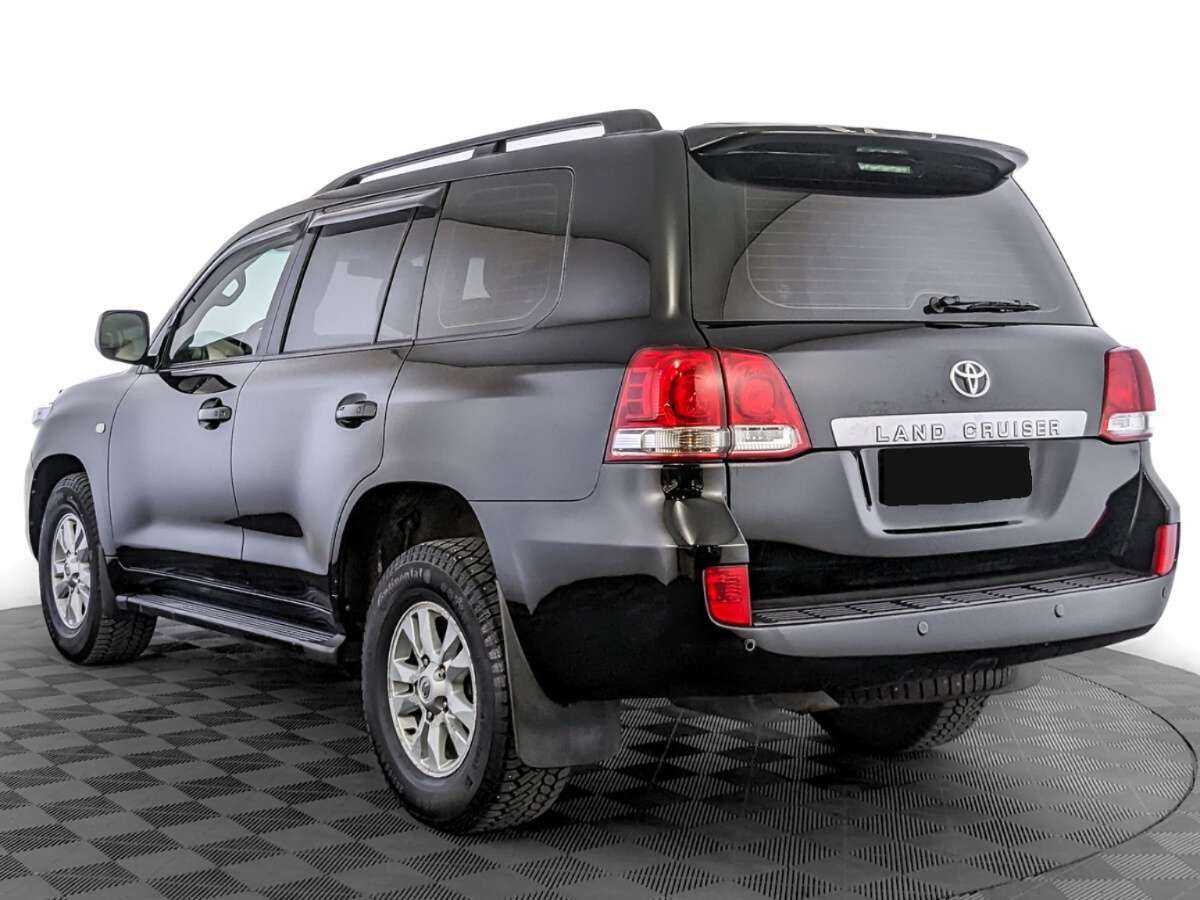 Купить Toyota Land Cruiser с пробегом. Фото: #2