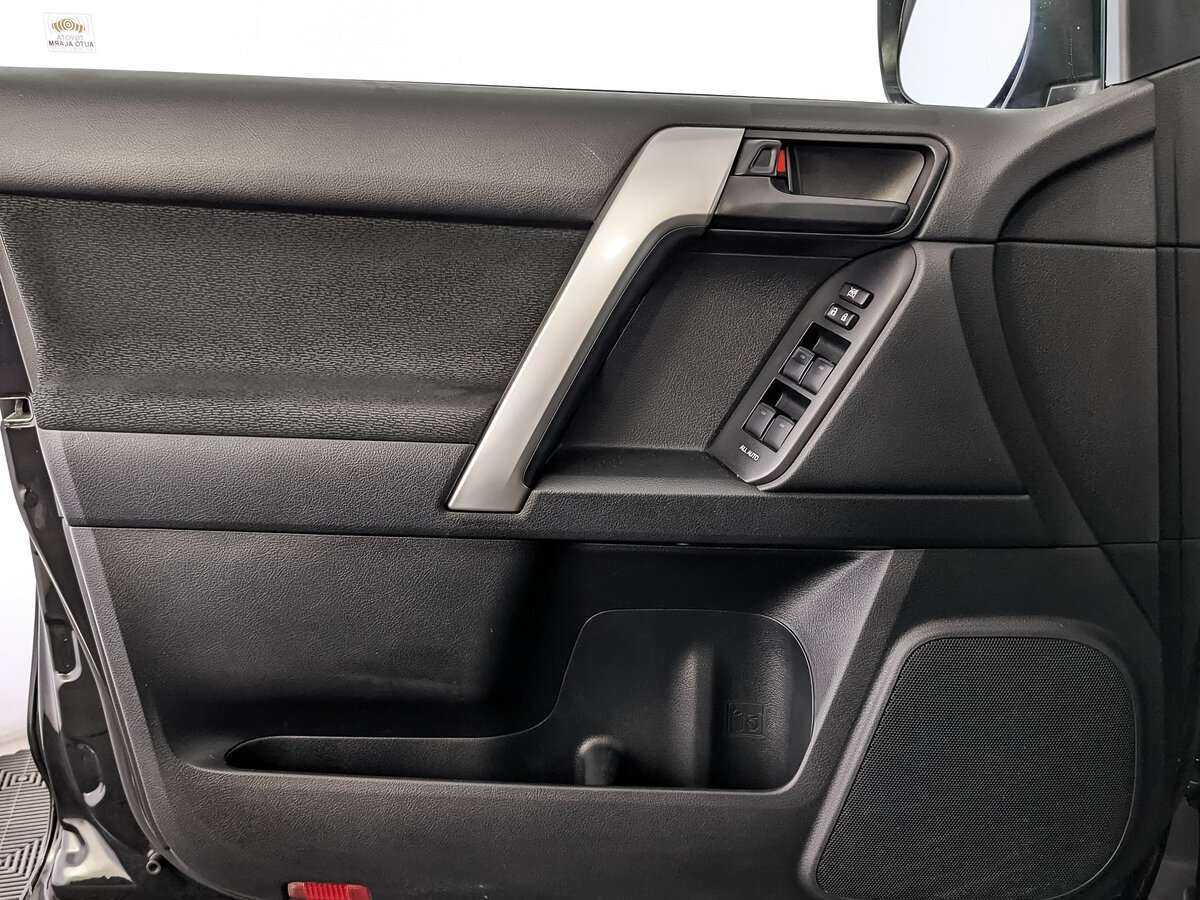 Купить Toyota Land Cruiser Prado с пробегом. Фото: #15