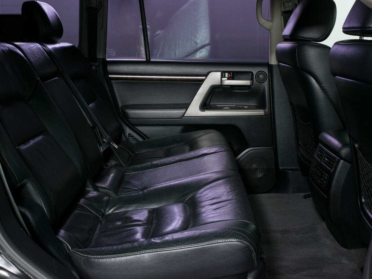 Купить Toyota Land Cruiser с пробегом. Фото: #11