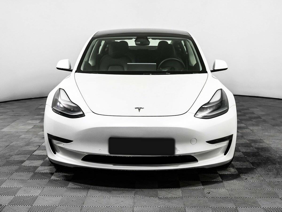 Купить Tesla Model 3 с пробегом. Фото: #1