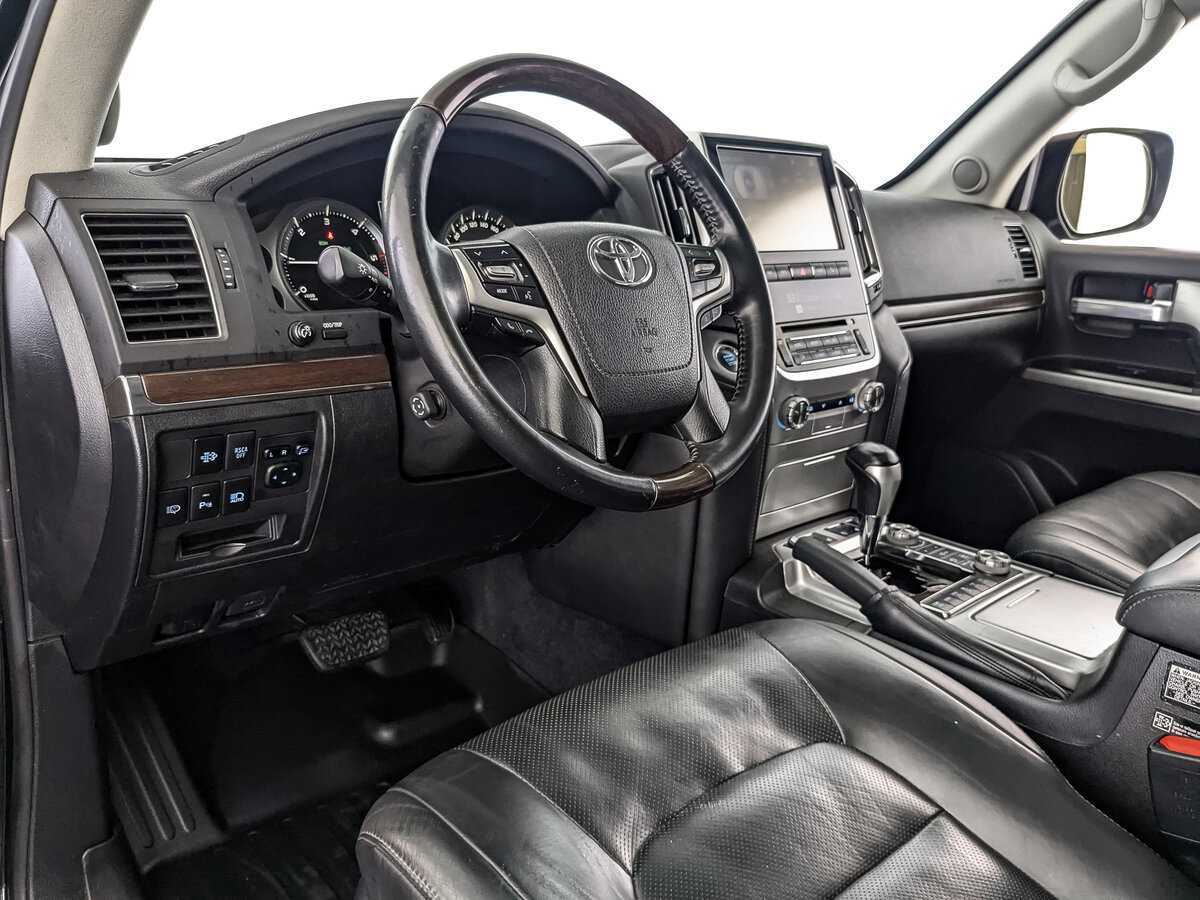 Купить Toyota Land Cruiser с пробегом. Фото: #10