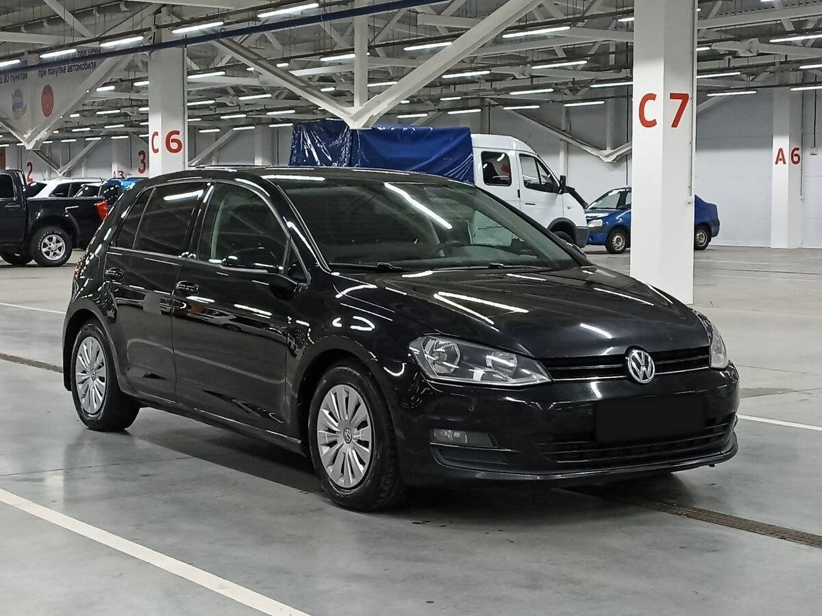 Купить Volkswagen Golf с пробегом. Фото: #2