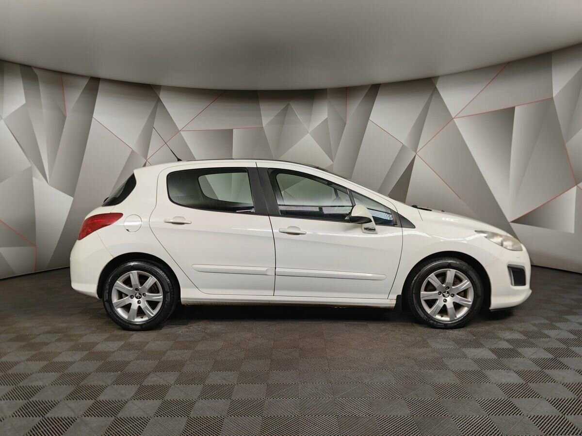 Купить Peugeot 308 с пробегом. Фото: #5