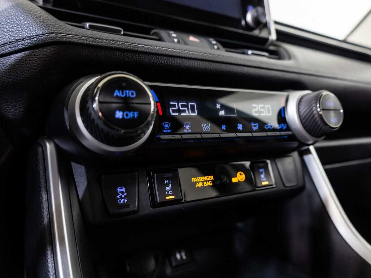 Купить Toyota RAV4 с пробегом. Фото: #13