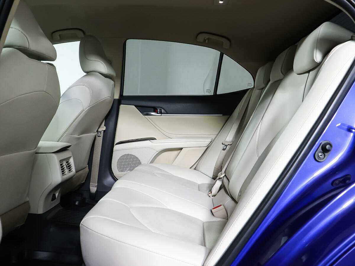 Купить Toyota Camry с пробегом. Фото: #8