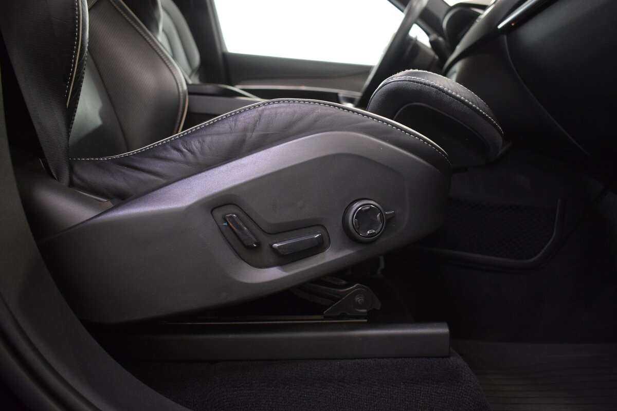 Купить Volvo XC90 с пробегом. Фото: #19