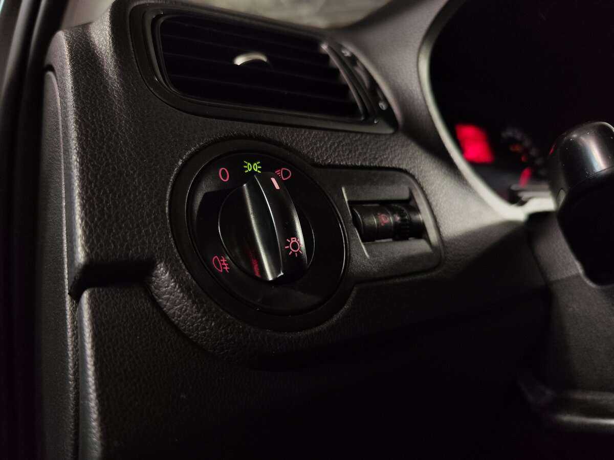 Купить Volkswagen Polo с пробегом. Фото: #10