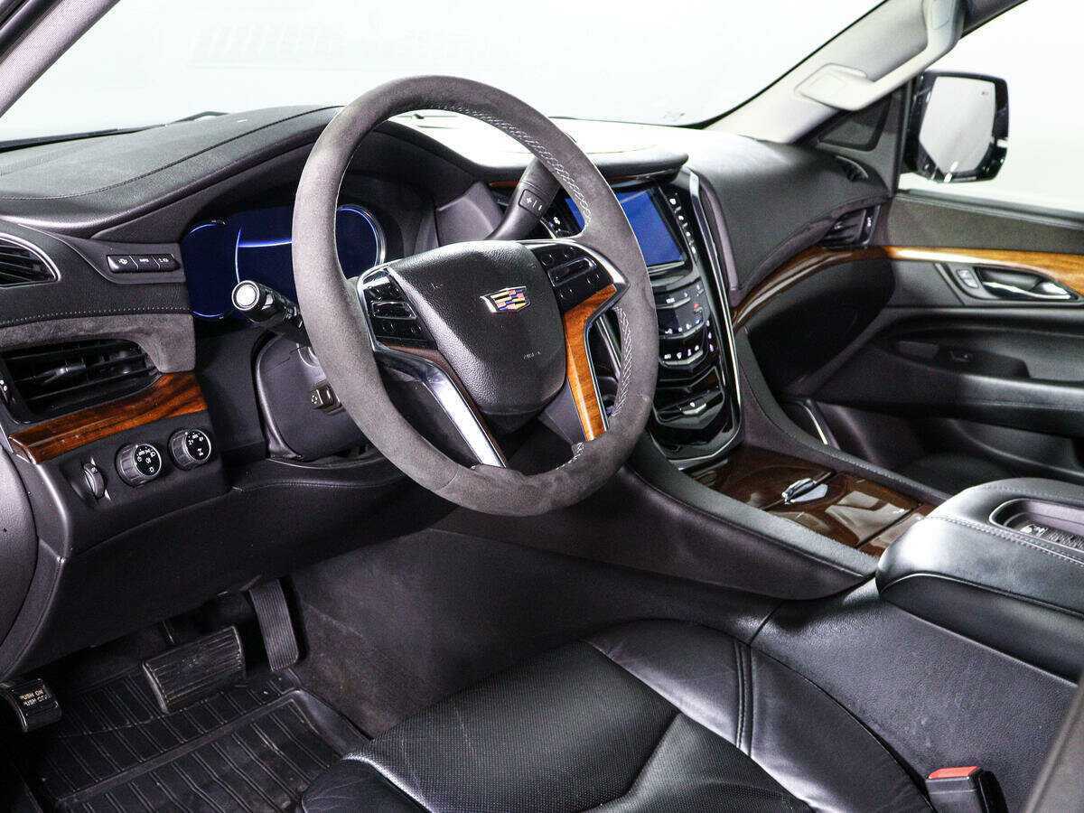 Купить Cadillac Escalade с пробегом. Фото: #14