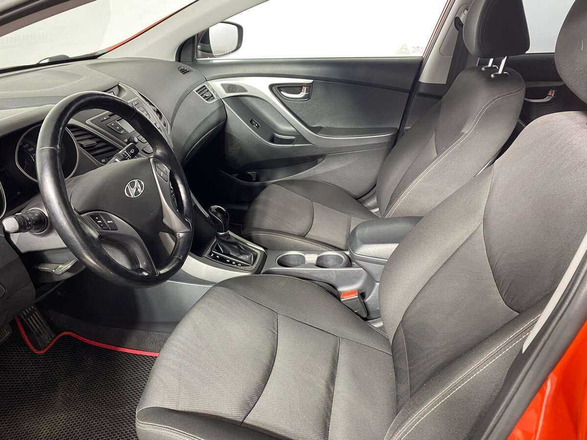 Купить Hyundai Elantra с пробегом. Фото: #6