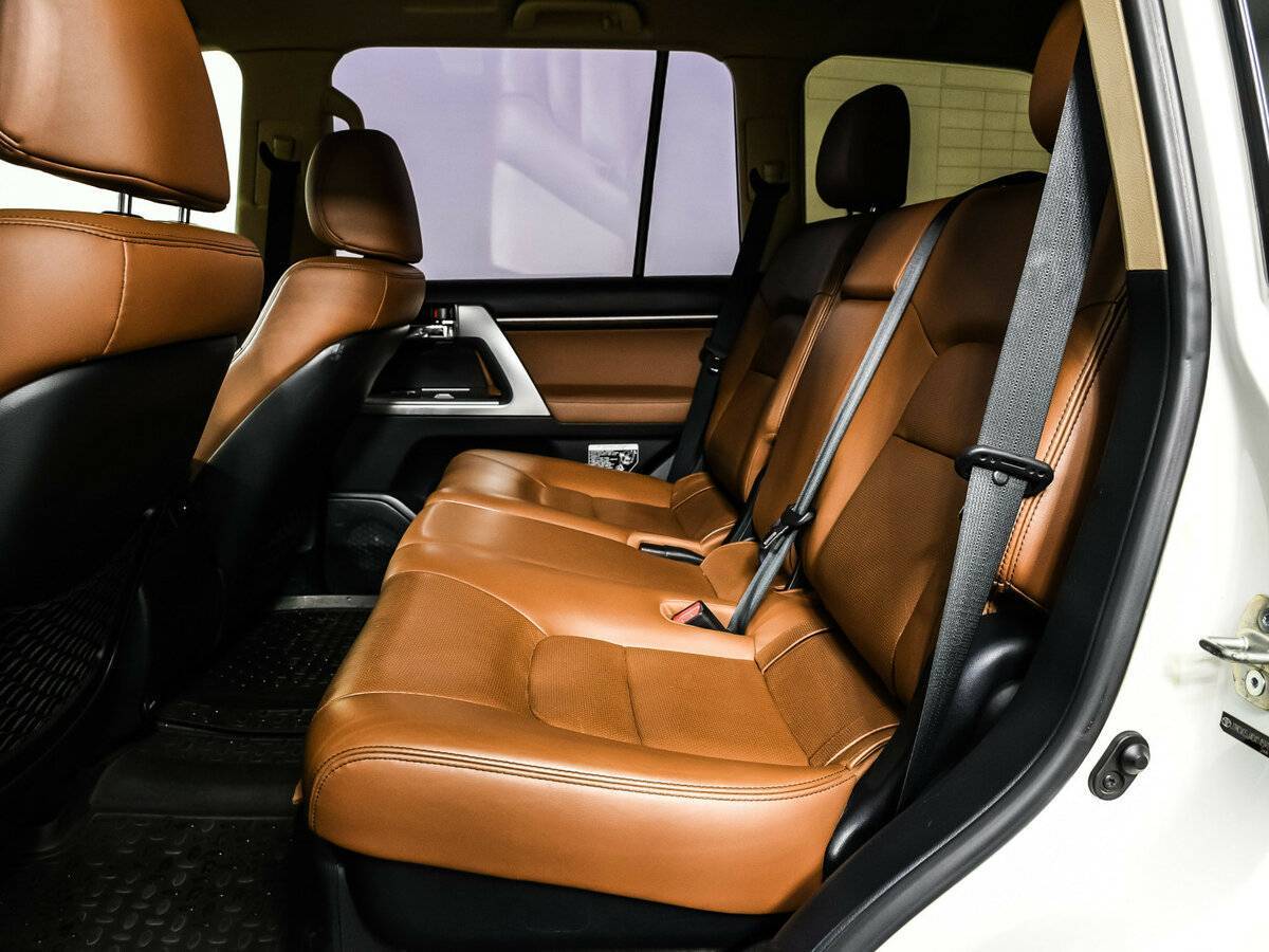 Купить Toyota Land Cruiser с пробегом. Фото: #11