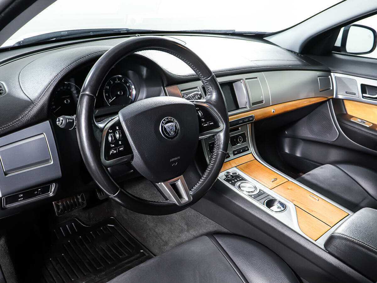 Купить Jaguar XF с пробегом. Фото: #12