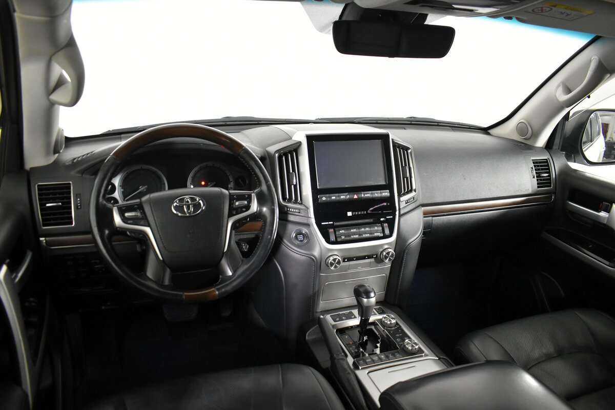 Купить Toyota Land Cruiser с пробегом. Фото: #7