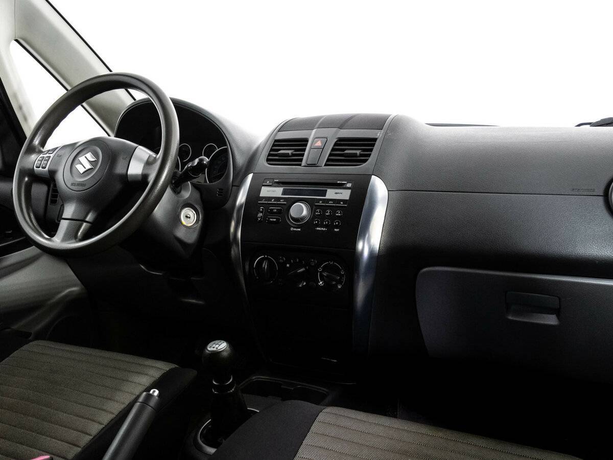 Купить Suzuki SX4 с пробегом. Фото: #8